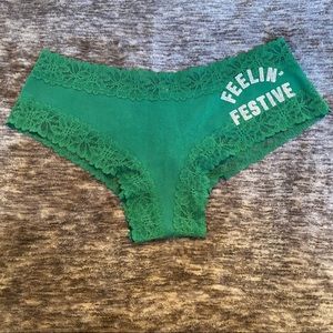 VS Pink‎ Feelin Festive Lace Sparkle Panty
